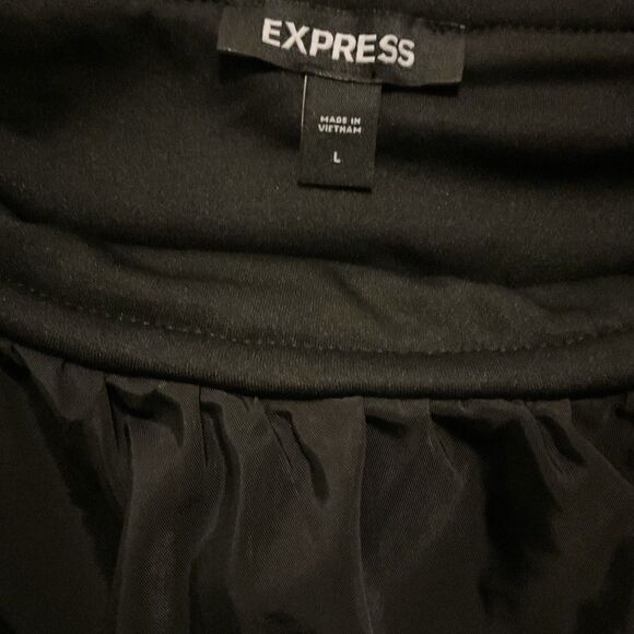 Express Women’s Off The Shoulder Tiered Ruffle Overlay Thong Bodysuit Size L - Picture 4 of 4